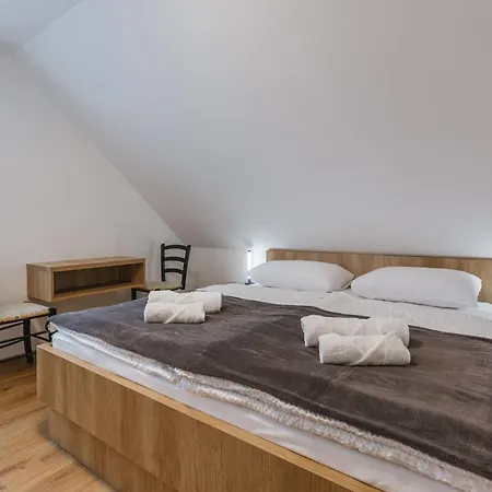 Apartma Bistr'ca *